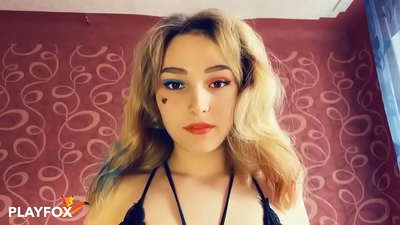 Khawv koob virtual reality tsom iav muab kuv pw nrog Harley Quinn